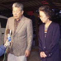 (5)3 Japanese freed in Iraq arrive in Osaka